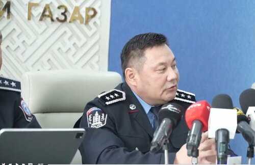 ЦЕГ:13 настай охиныг хүчиндсэн алба хаагчдыг ажлаас нь чөлөөлсөн